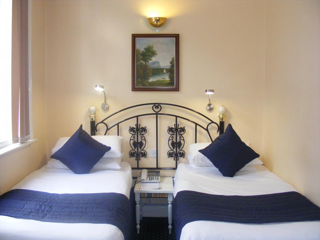 Mermaid Suite Hotel room 3